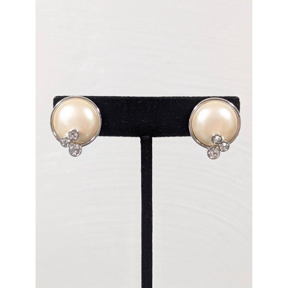 Monet Faux Pearl Cabochon Rhinestone Round Silver Tone Clip On Earrings - Picture 1 of 8